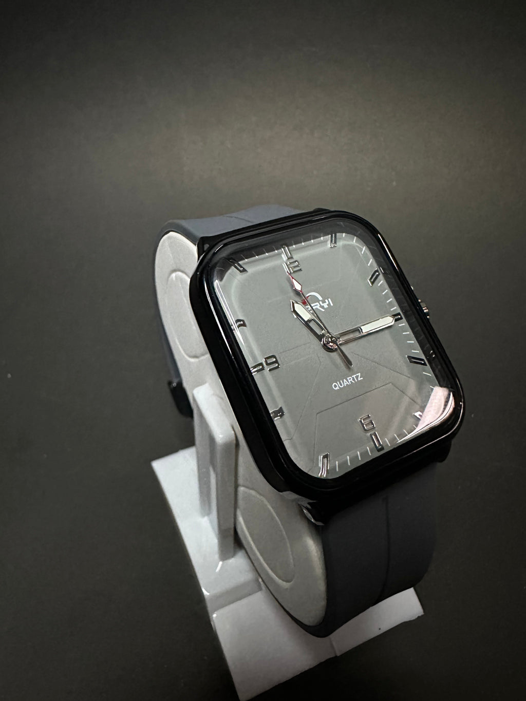 Heryi Magnetic Lock Watch – Premium Silicon Straps And Square Dial Watch (Grey)