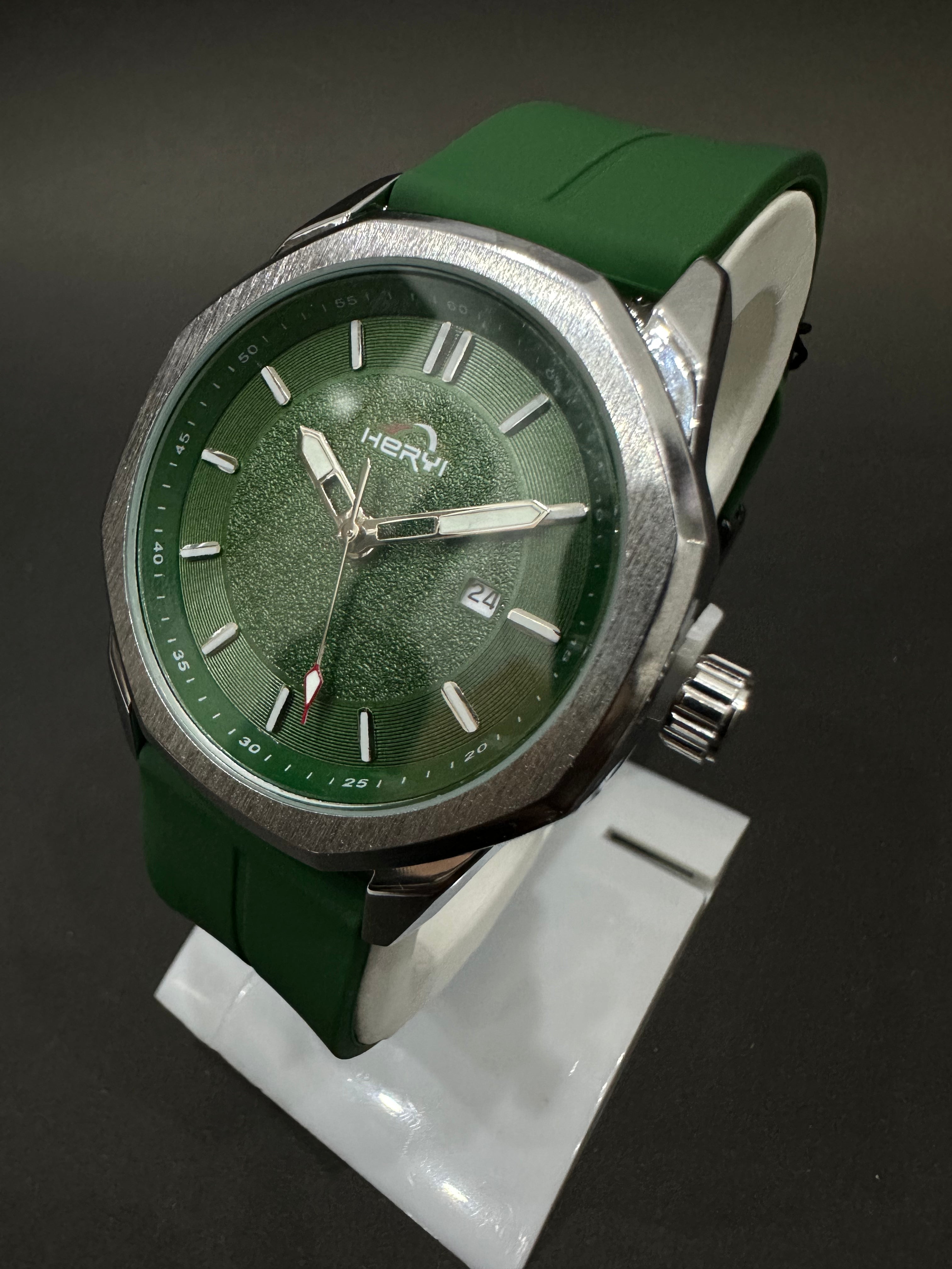 Heryi Magnetic Lock Watch – Premium Silicon Straps And Round  Dial Watch (Green)