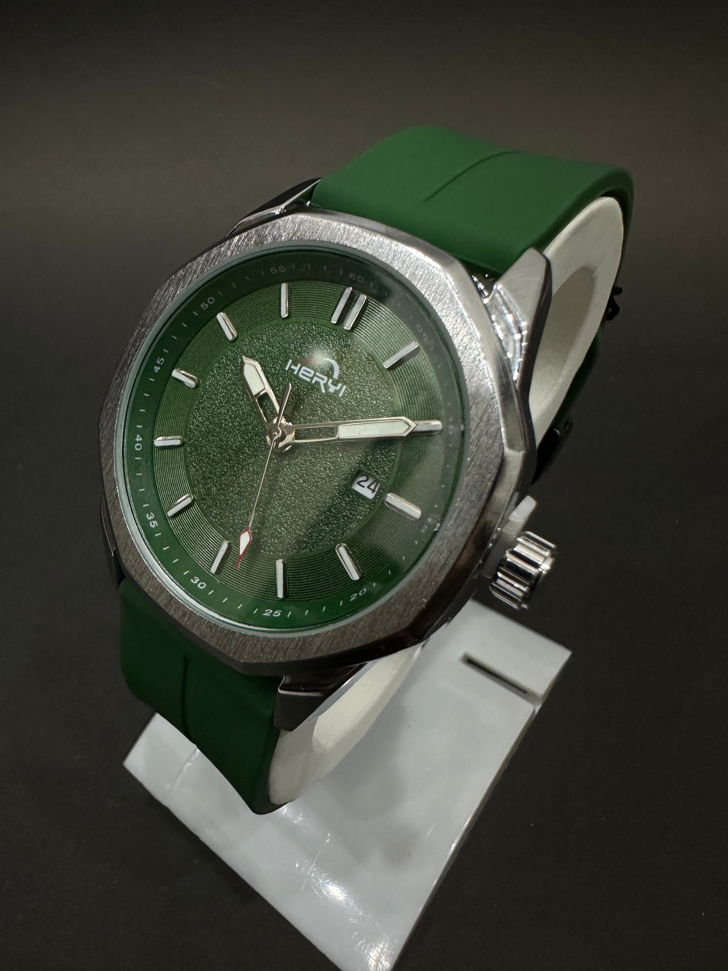 Heryi Magnetic Lock Watch – Premium Silicon Straps And Round  Dial Watch (Green)
