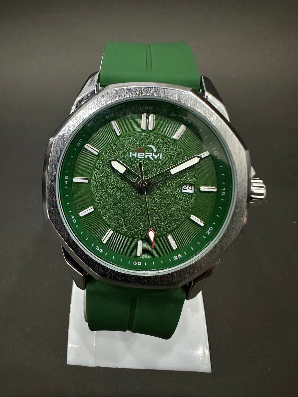 Heryi Magnetic Lock Watch – Premium Silicon Straps And Round  Dial Watch (Green)