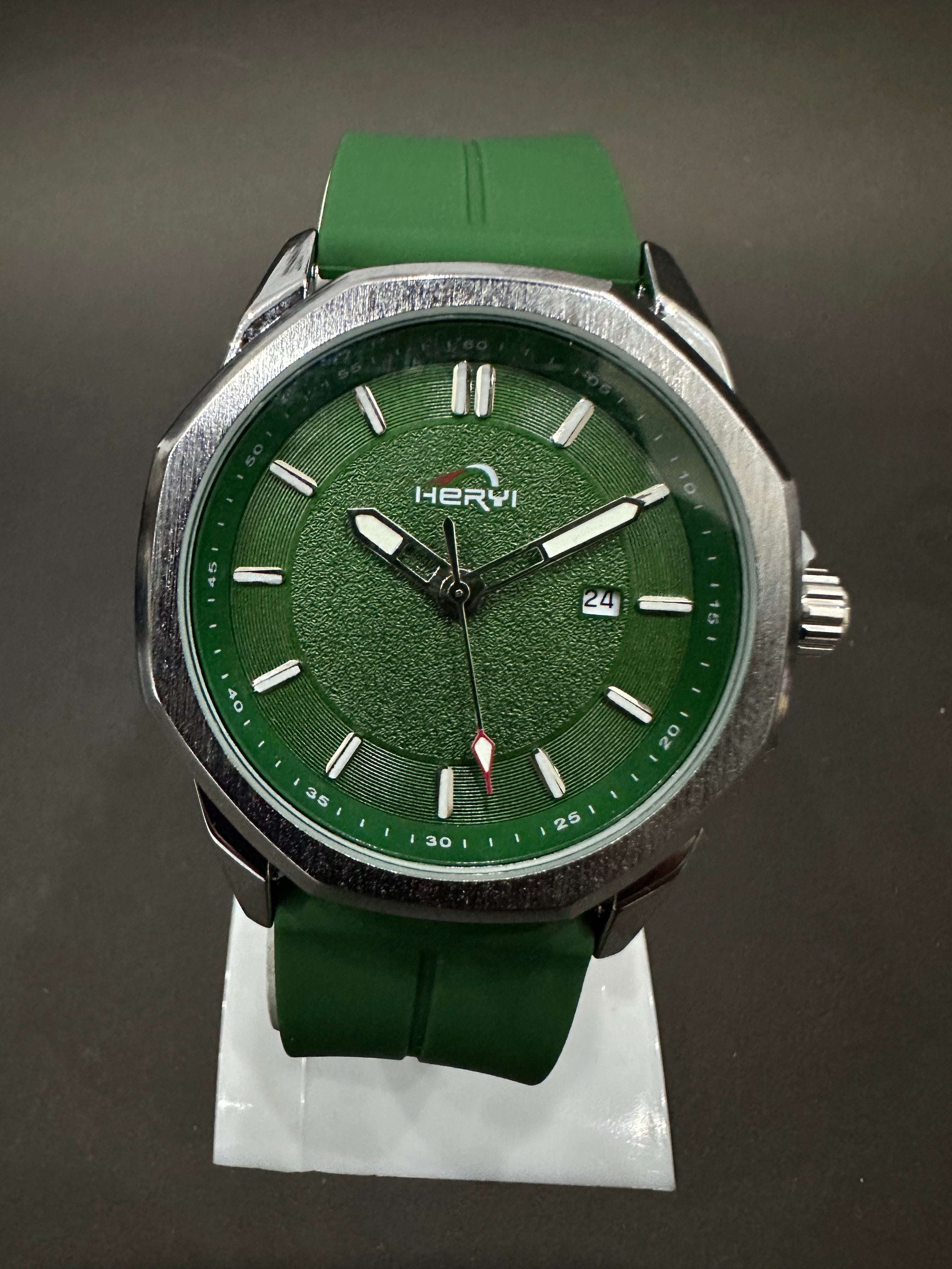 Heryi Magnetic Lock Watch – Premium Silicon Straps And Round  Dial Watch (Green)
