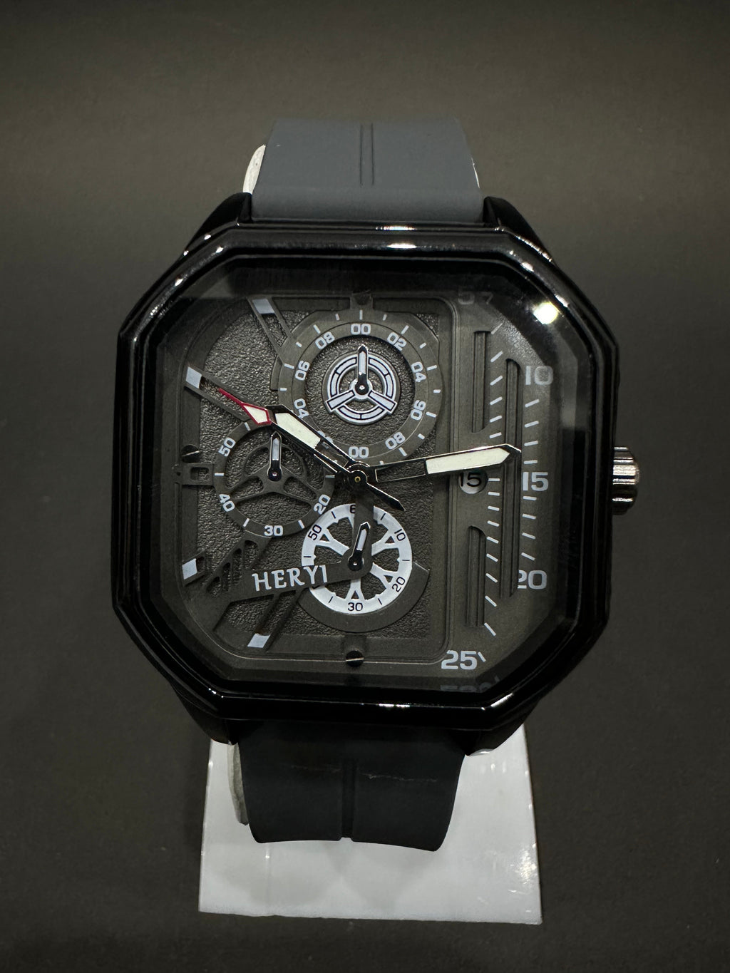 Heryi Magnetic Lock Watch – Premium Silicon Straps And Square Dial Watch (Dark Grey)