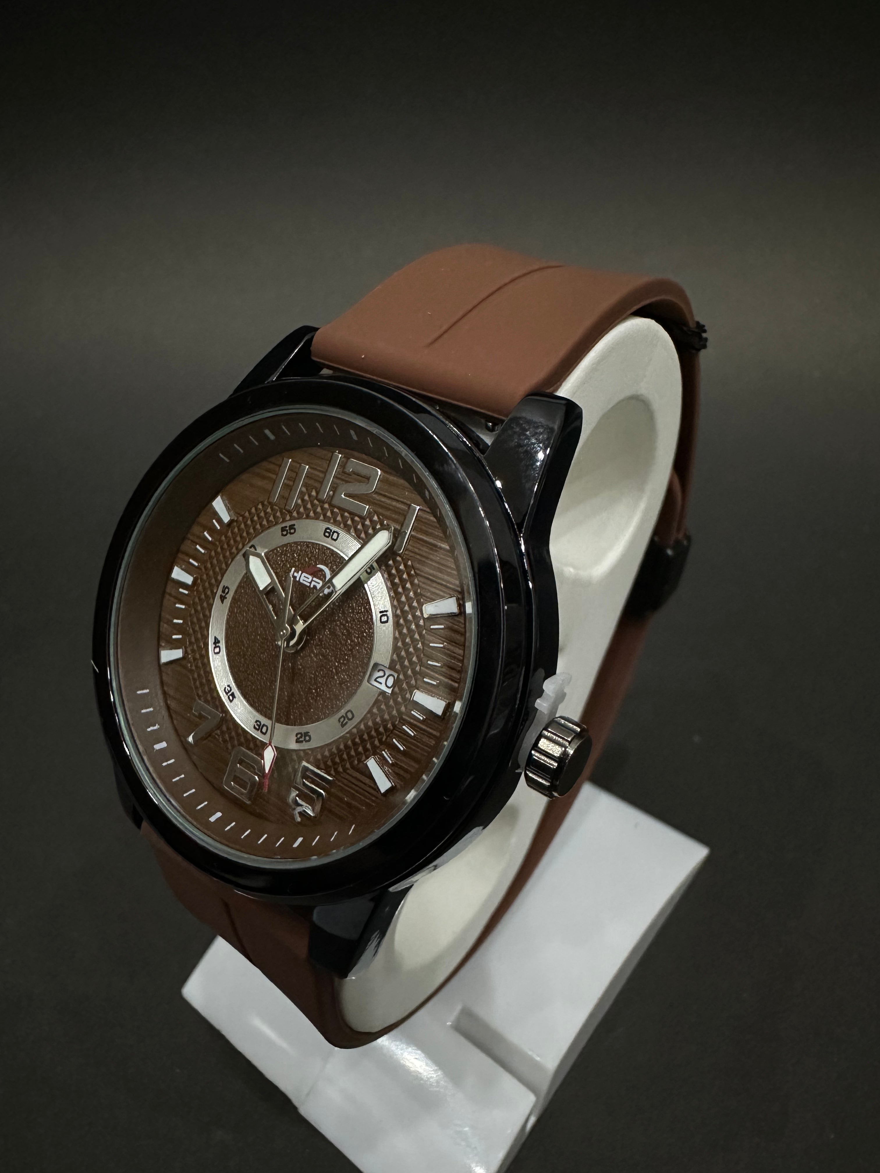 Heryi Magnetic Lock Watch – Premium Silicon Straps And Round Dial Watch (Brown)
